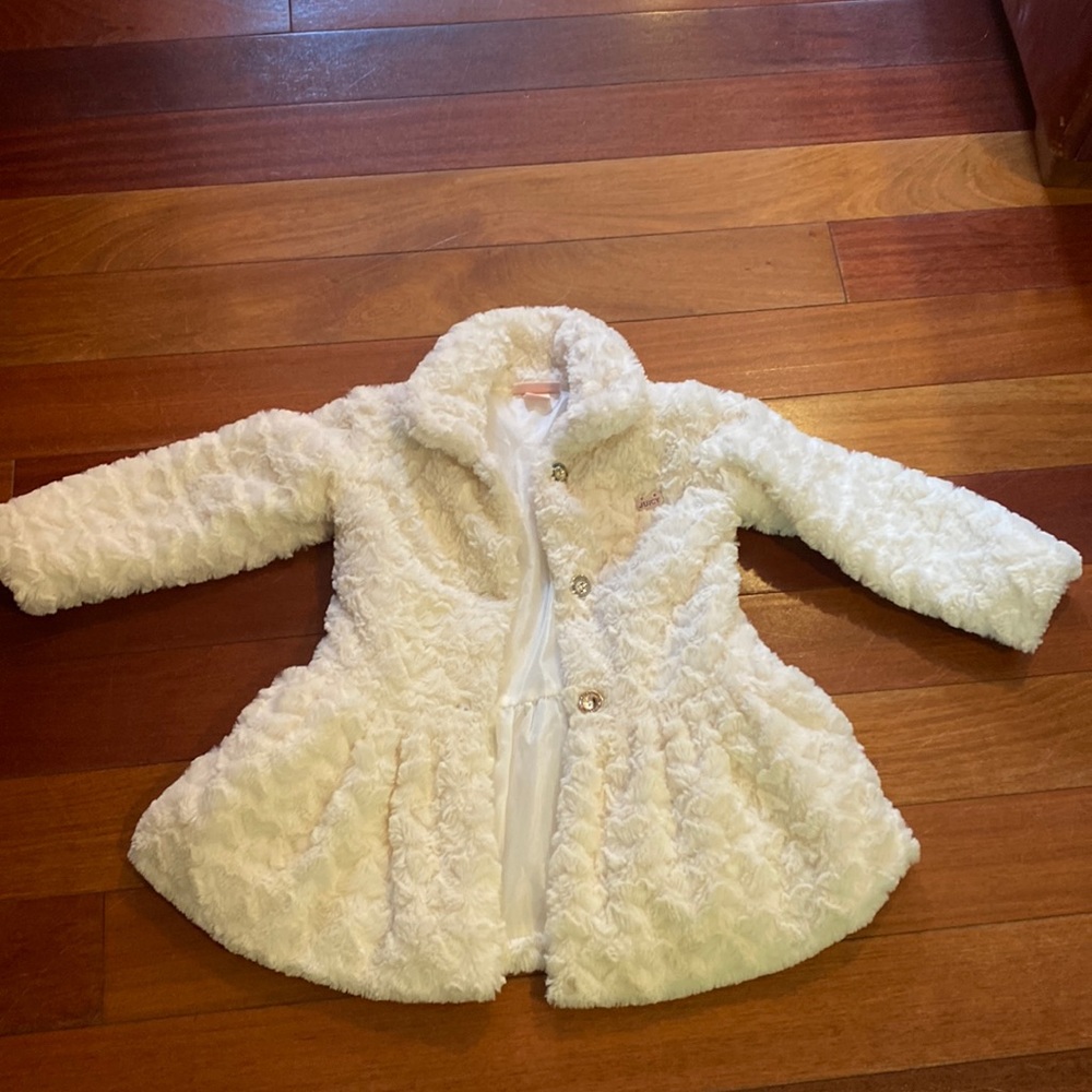 Juicy couture size 5 Faux Fur Button Ling sleeve coat